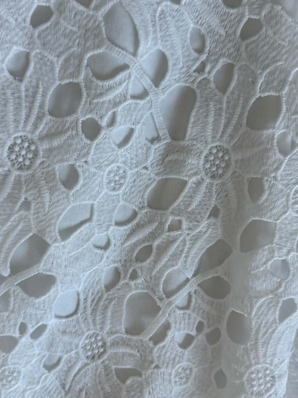 Local European White Off-Shoulder Lace Midi Dress with Puff Sleeves - Picture 4 of 5